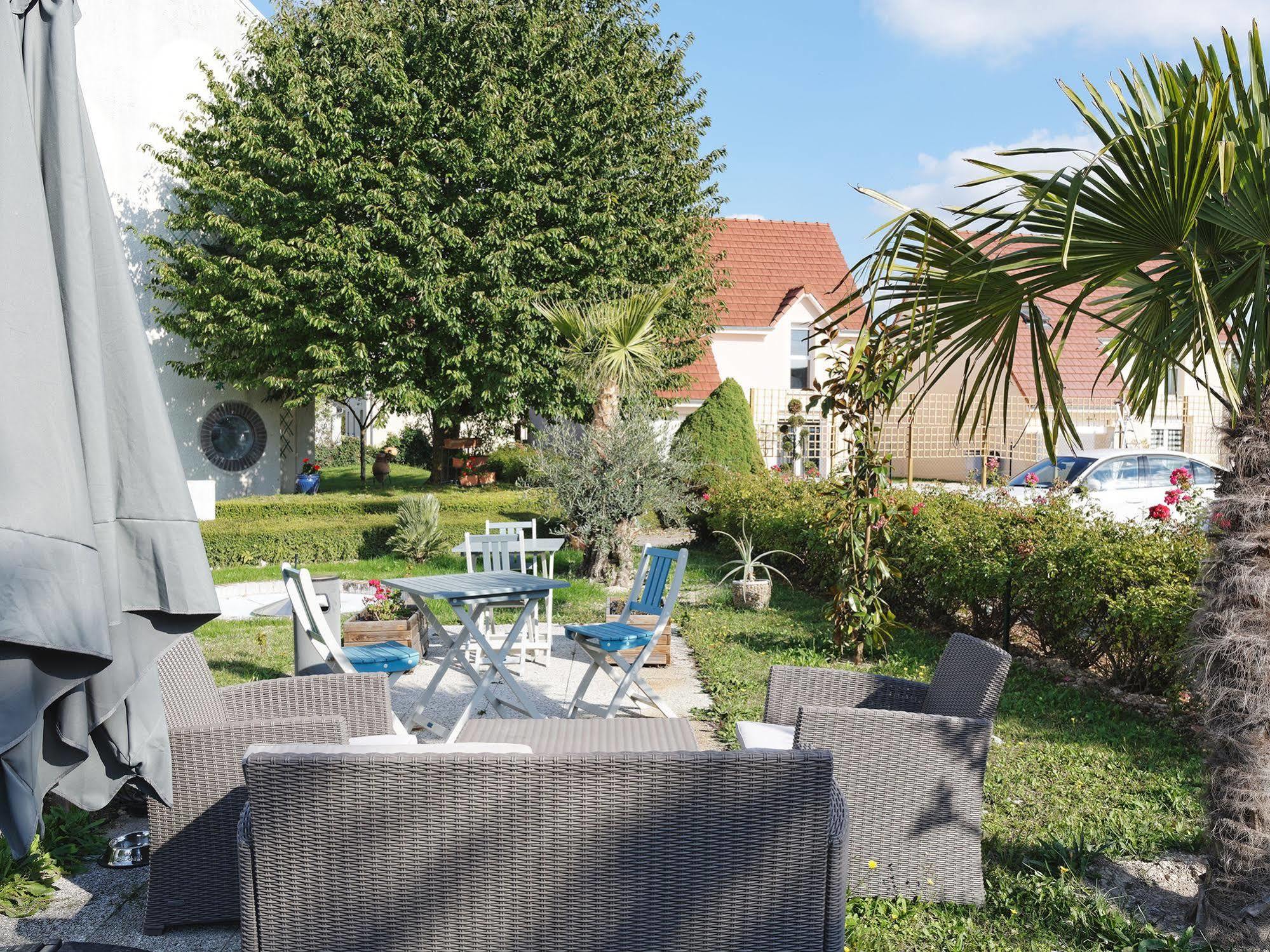 Hotel Le Chantereigne Les Noes-pres-Troyes Exterior photo