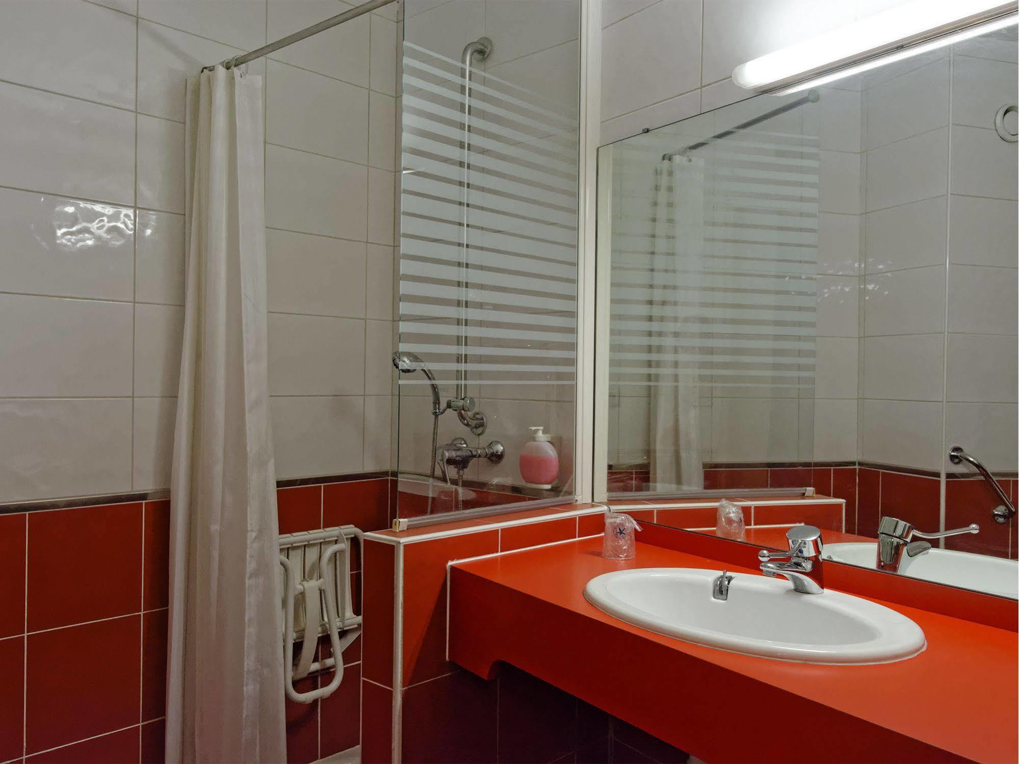 Hotel Le Chantereigne Les Noes-pres-Troyes Exterior photo